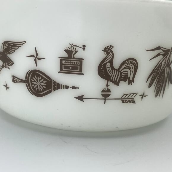 Pyrex Vintage 1.5 Qt Early American Casserole Dish Serveware 1960s 1970s - Picture 2 of 5